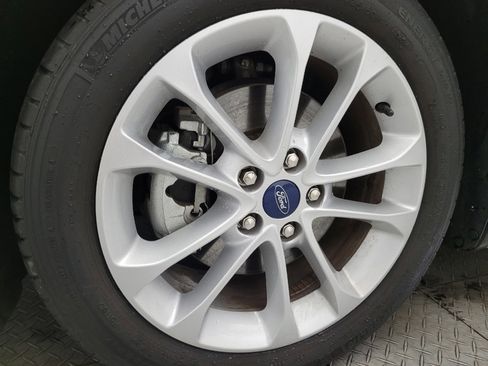 Used 2020 Ford Fusion SE image 31