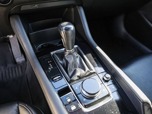 Used 2019 MAZDA MAZDA3 Hatchback w/ Preferred Package image 12