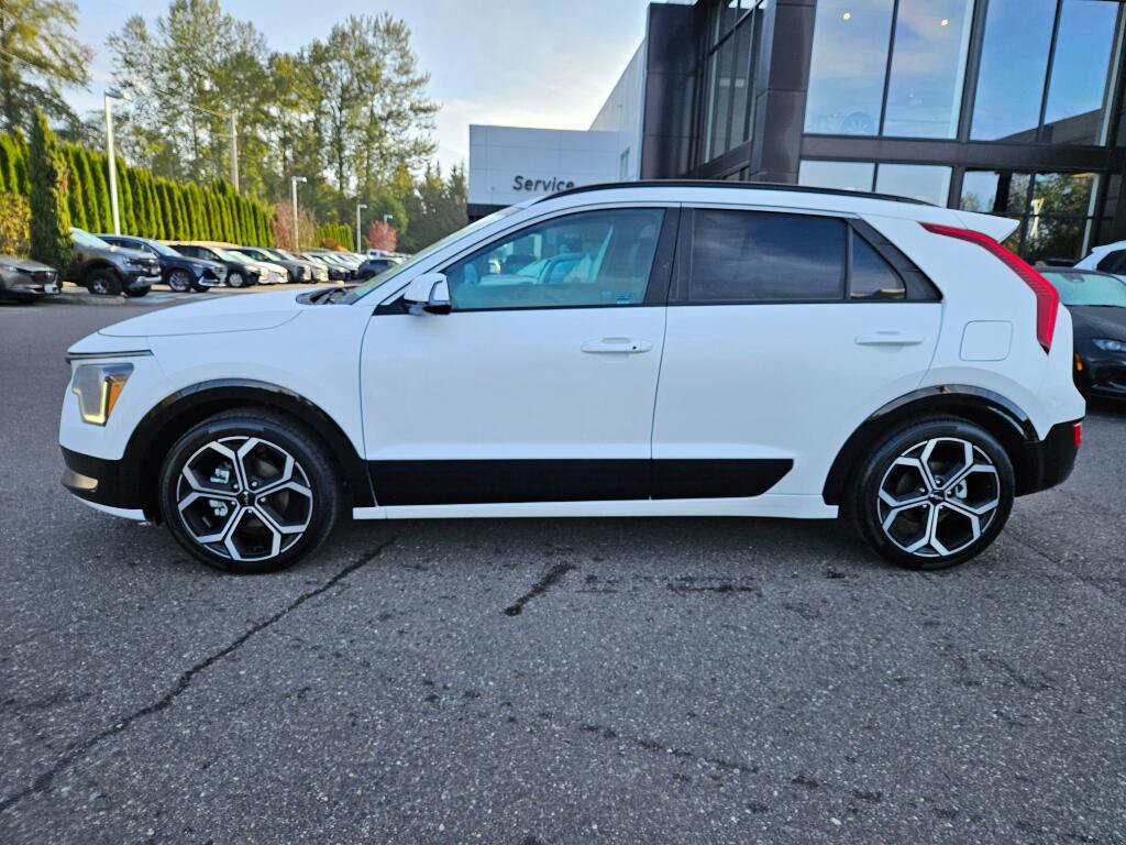 Used 2025 Kia Niro EX Touring FWD image 2