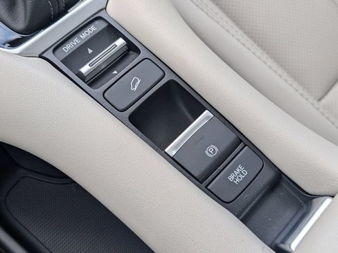 Used 2025 Honda HR-V EX-L image 24