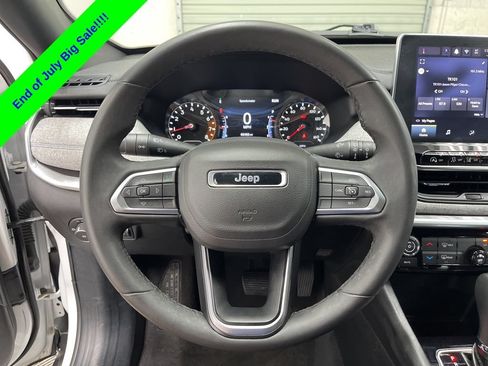 Used 2024 Jeep Compass Latitude AWD/4WD image 13