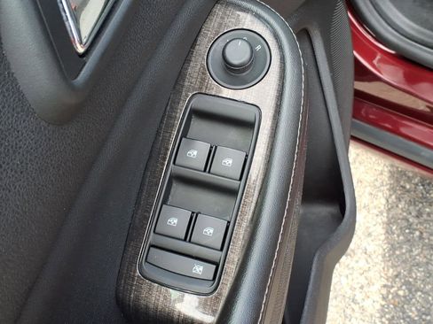 Used 2016 Chevrolet Malibu LT FWD image 9