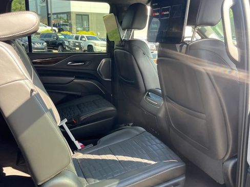 Used 2022 Cadillac Escalade ESV Sport Platinum w/ LPO, ONYX Package AWD/4WD image 12