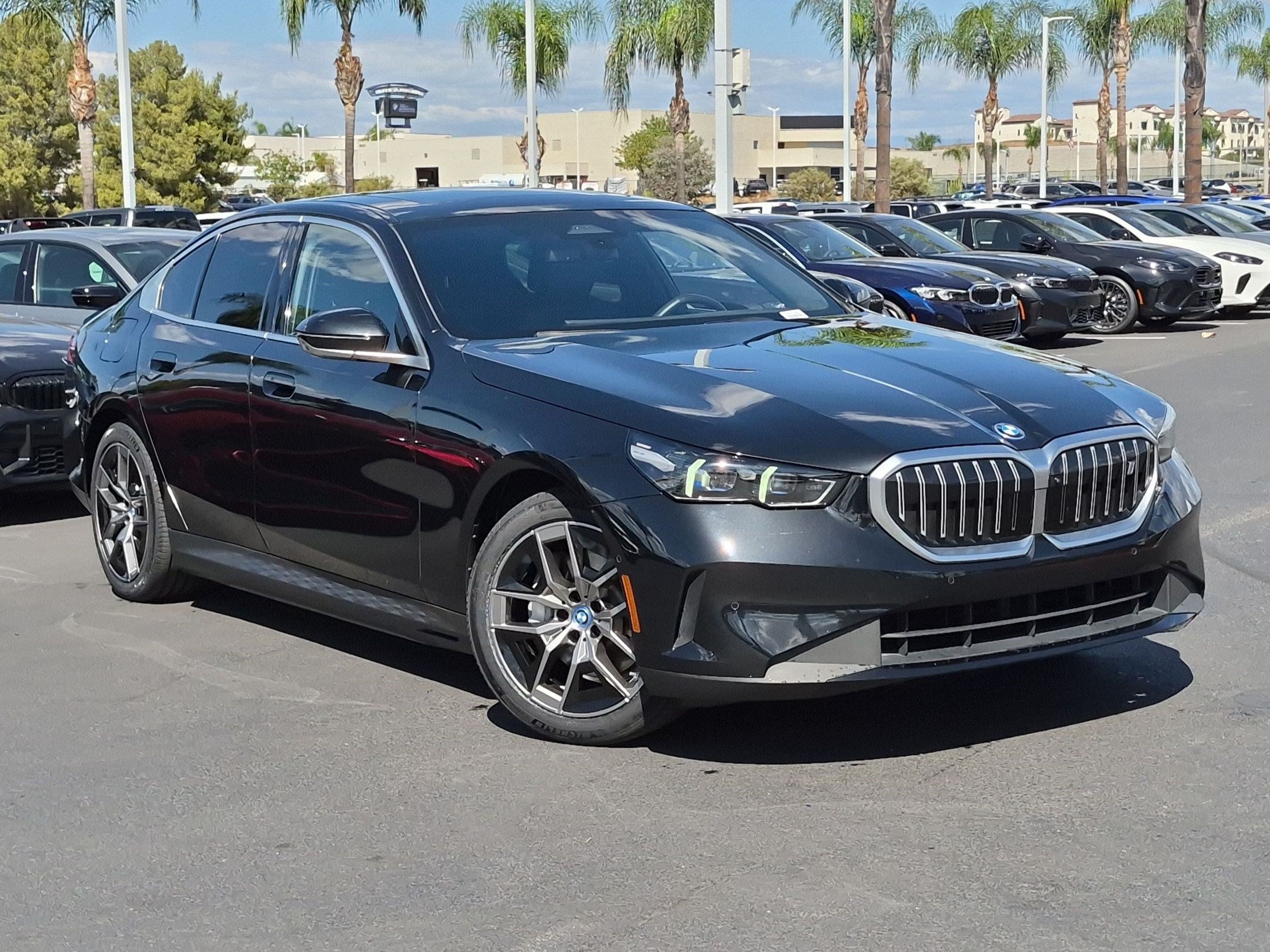Certified 2024 BMW i5 eDrive40i w/ Premium Package RWD image 2