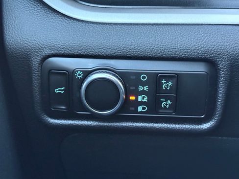 Used 2023 Ford Explorer XLT image 21