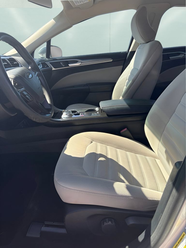 Used 2018 Ford Fusion S FWD image 13