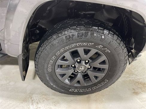 Used 2022 Toyota Tacoma SR5 image 10
