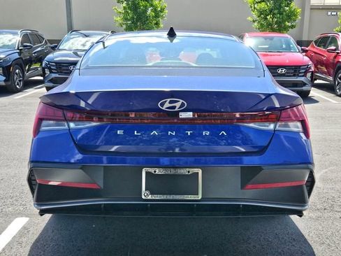 Used 2025 Hyundai Elantra SEL image 10
