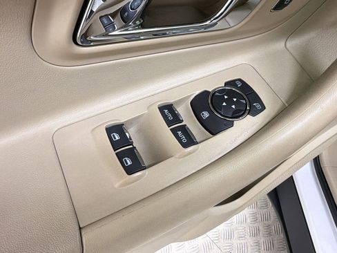 Used 2014 Ford Taurus Limited w/ Equipment Group 301A FWD image 21