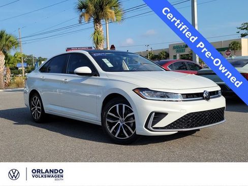 Used 2026 Volkswagen Jetta SE FWD image 1