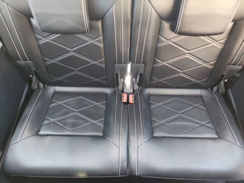 Used 2024 Volkswagen Atlas SE image 33