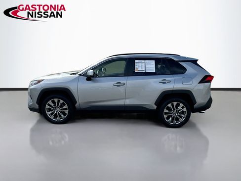 Used 2023 Toyota RAV4 XLE Premium FWD image 5