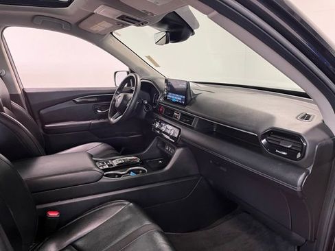 Used 2023 Honda Pilot Touring image 12