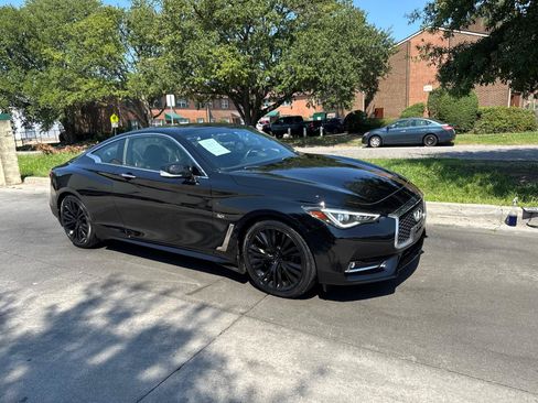 Used 2017 INFINITI Q60 3.0t w/ Premium Plus Package 3.0T AWD/4WD image 2