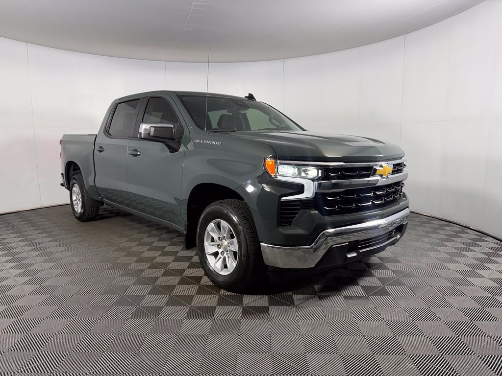 Used 2025 Chevrolet Silverado 1500 LT RWD image 5