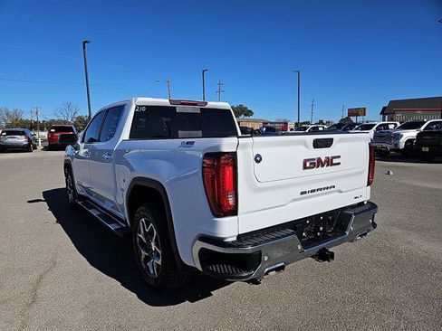 Used 2024 GMC Sierra 1500 SLT image 3