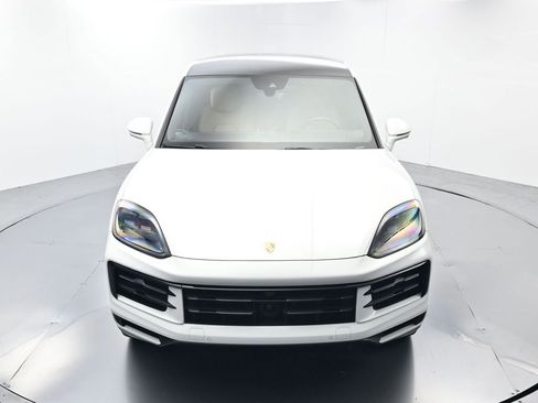 Certified 2024 Porsche Cayenne S AWD/4WD image 42