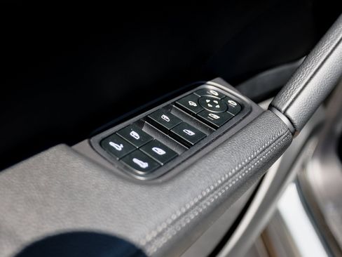 Certified 2025 Porsche Cayenne Coupe image 23