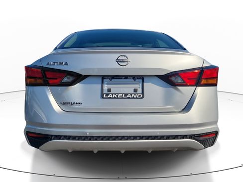 Used 2024 Nissan Altima 2.5 S FWD image 5