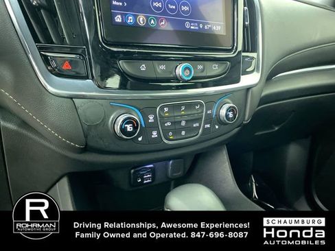 Used 2023 Chevrolet Traverse LT w/ LT Premium Package image 9