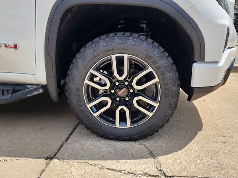 New 2026 GMC Sierra 1500 AT4 w/ AT4 Premium Package AWD/4WD image 51