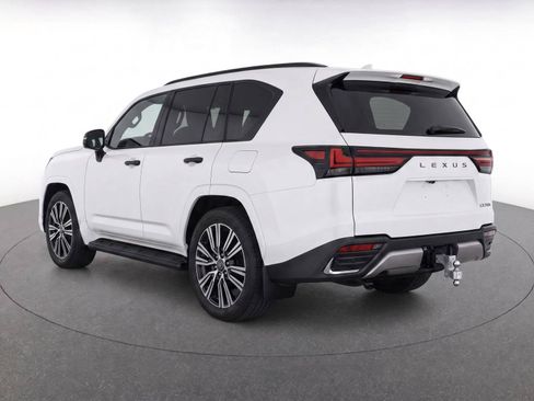 Used 2025 Lexus LX 700h Luxury w/ Appearance Package AWD/4WD image 4