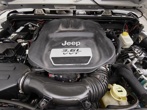 Used 2012 Jeep Wrangler Sport AWD/4WD image 19