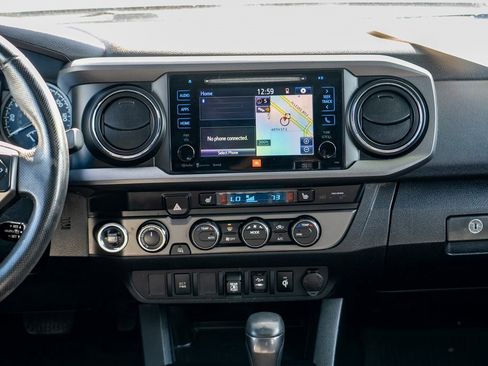 Used 2019 Toyota Tacoma TRD Off-Road image 17