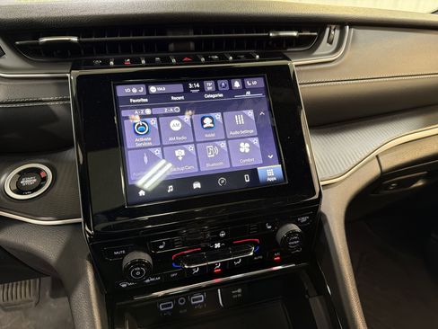 Used 2023 Jeep Grand Cherokee L Altitude image 19