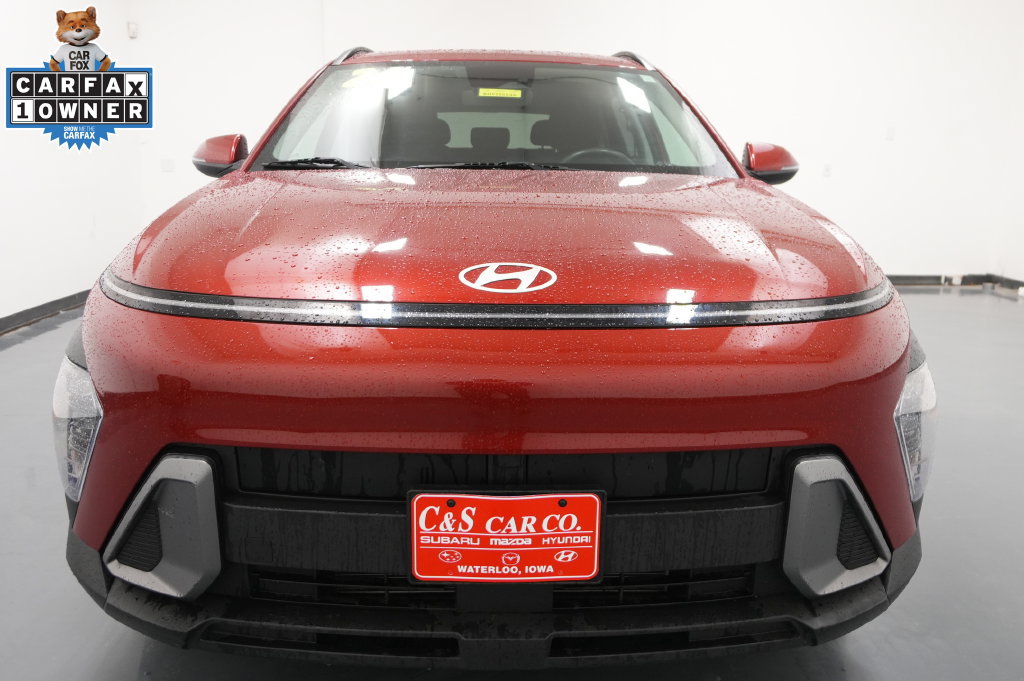 Used 2024 Hyundai Kona SEL AWD/4WD image 2