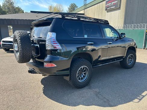 Used 2021 Lexus GX 460 Premium w/ Premium Package image 4