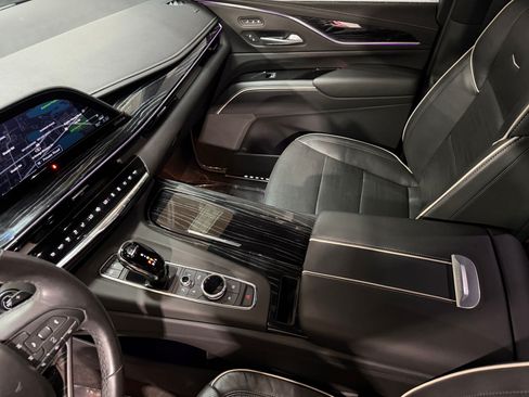Certified 2023 Cadillac Escalade Sport w/ Touring Package AWD/4WD image 18