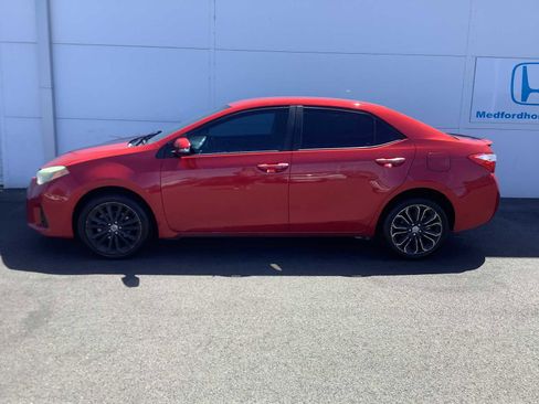 Used 2016 Toyota Corolla S FWD image 3