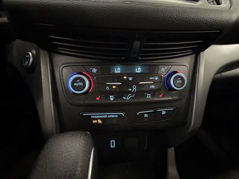 Used 2019 Ford Escape SE image 31