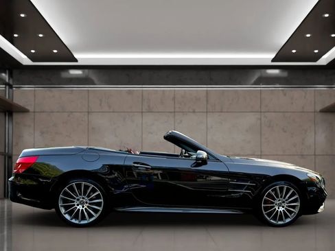 Used 2020 Mercedes-Benz SL 550 w/ Driver Assistance Package image 13