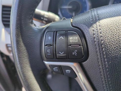 Used 2015 Toyota Sienna XLE Premium FWD image 14