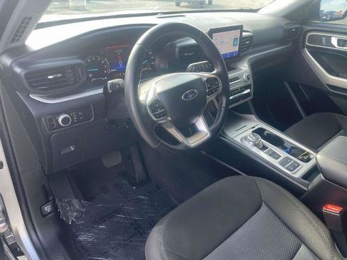 Certified 2023 Ford Explorer XLT image 8