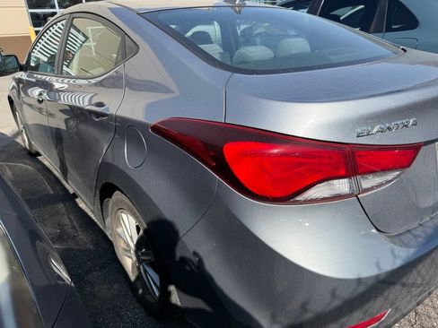 Used 2014 Hyundai Elantra SE w/ Option Group 02 FWD image 5