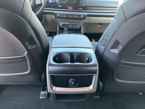 New 2026 Kia Carnival EX image 24