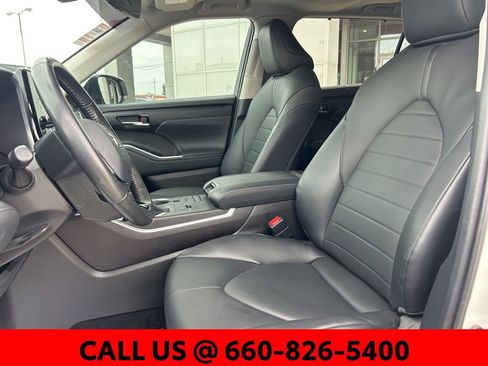 Certified 2020 Toyota Highlander XLE AWD/4WD image 23