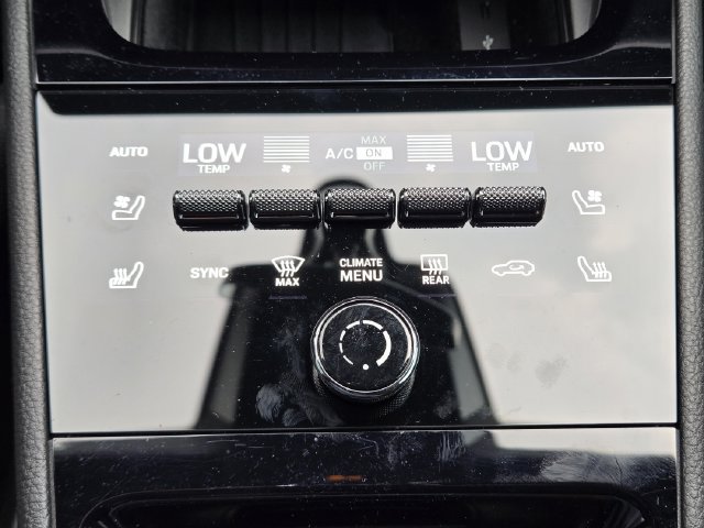 Used 2024 Porsche Cayenne S AWD/4WD image 18