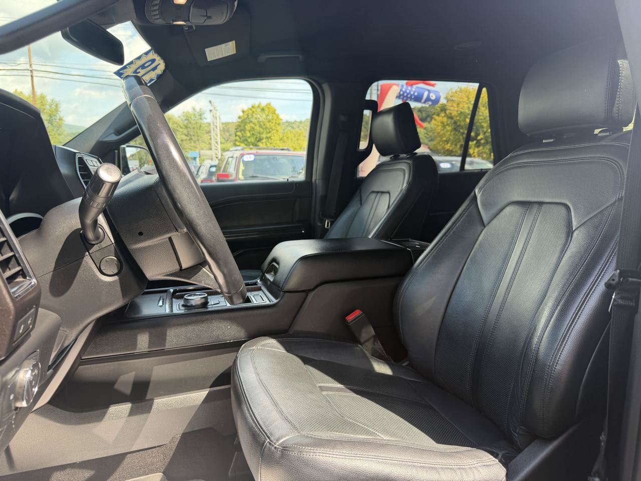 Used 2019 Ford Expedition Limited w/ Driver Assistance Package RWD image 10