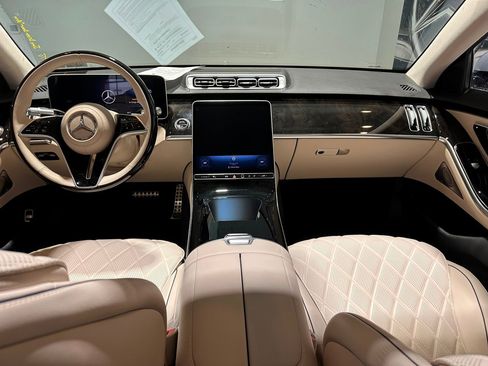 Certified 2021 Mercedes-Benz S 580 S 580 4MATIC AMG Line image 9