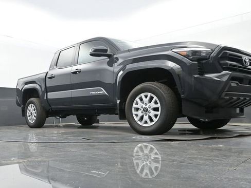 Used 2026 Toyota Tacoma SR5 RWD image 9
