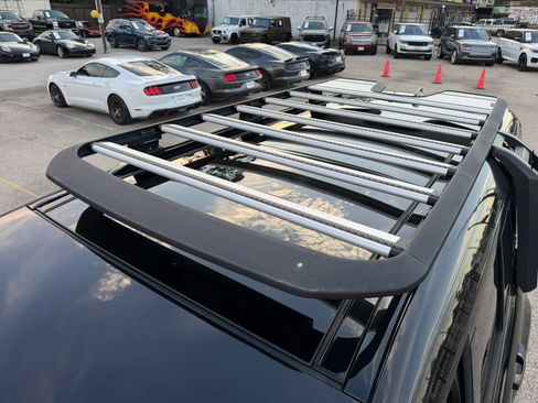 Used 2023 Land Rover Defender 130 X-Dynamic SE AWD/4WD image 18