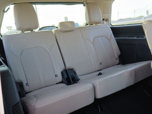 Used 2024 Ford Expedition Limited image 39