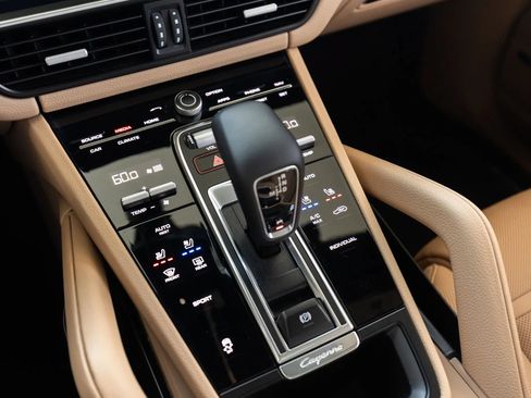 Used 2019 Porsche Cayenne AWD/4WD image 39