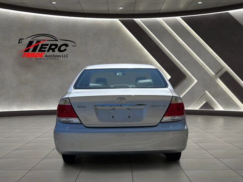 Used 2005 Toyota Camry LE FWD image 7