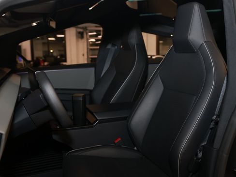 Used 2024 Tesla Cybertruck AWD Crew Cab image 11