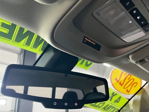 Certified 2022 Chevrolet Colorado Z71 w/ Z71 Midnight Edition image 16